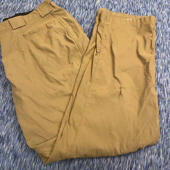 🎄🎁Duluth Trading Company Nylon Pants - Picture 3 of 4